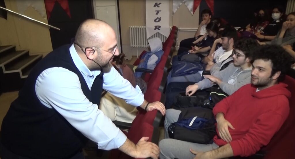 Eğitimde Yeni Bir Boyut: Nur Erdem Özeren İle Nitelikli Eğitim Semineri Eğitimde Yeni Bir Boyut: Nur Erdem Özeren İle Nitelikli Eğitim Semineri